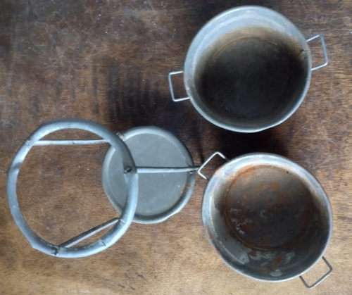 Cubos y soporte de aguamanil