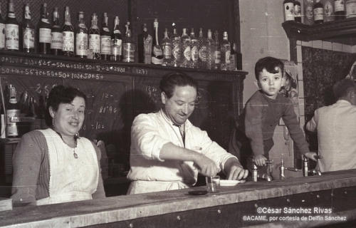 1953 Bar-del-Casino -Teresiano-y-familia (1)