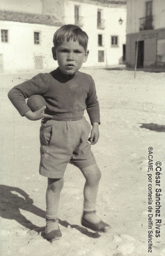 1954-Nino-con-pelota