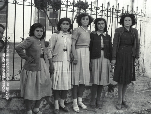 1954-Paz-Antonia-Pili-Maria-y-Yaya